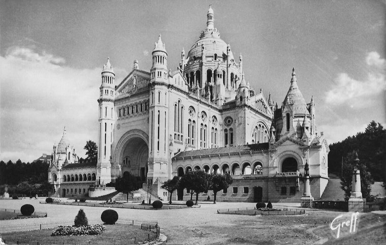 Basilique Sainte-Thérèse de Lisieux